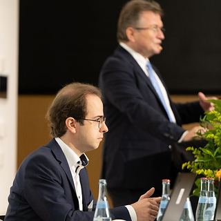 Eventfotografie Saarland: Redner und Podium bei einem Fachkongress