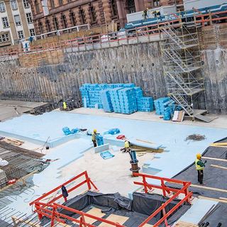 Industriefotografie Saarland: Großbaustelle mit Dämmplatten aus der Höhe