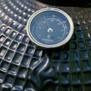 Reference video Saarland: commercial for Forest Grill: grilling with friends, embers and food in detail