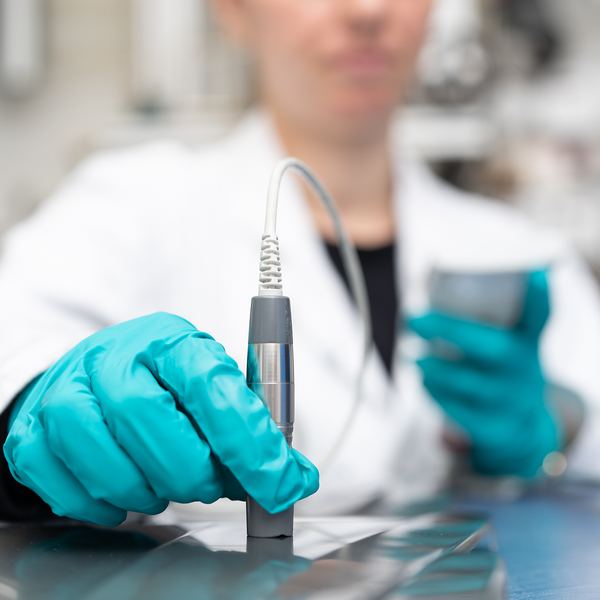 Industrial photography Saarland: EPG lab technician during a test