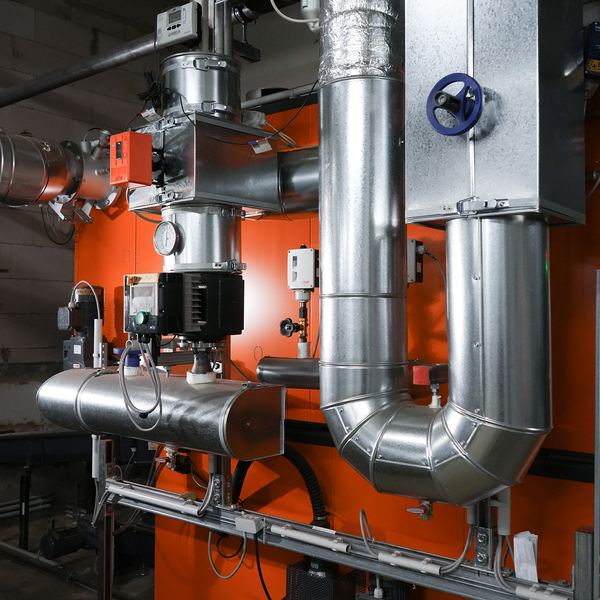 Industrial photography Saarland: heating system with pipework at IBP