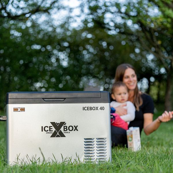 Werbefotografie Saarland: Crosstools Kühlbox beim Picknick