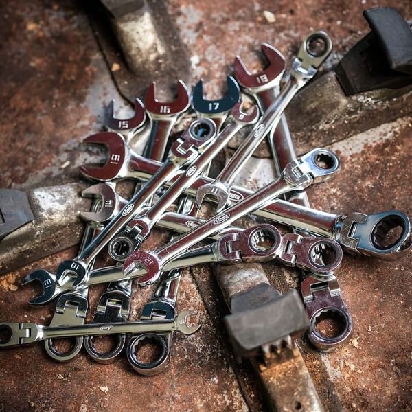Werbefotografie Saarland: Ringschlüssel und Werkzeug von oben