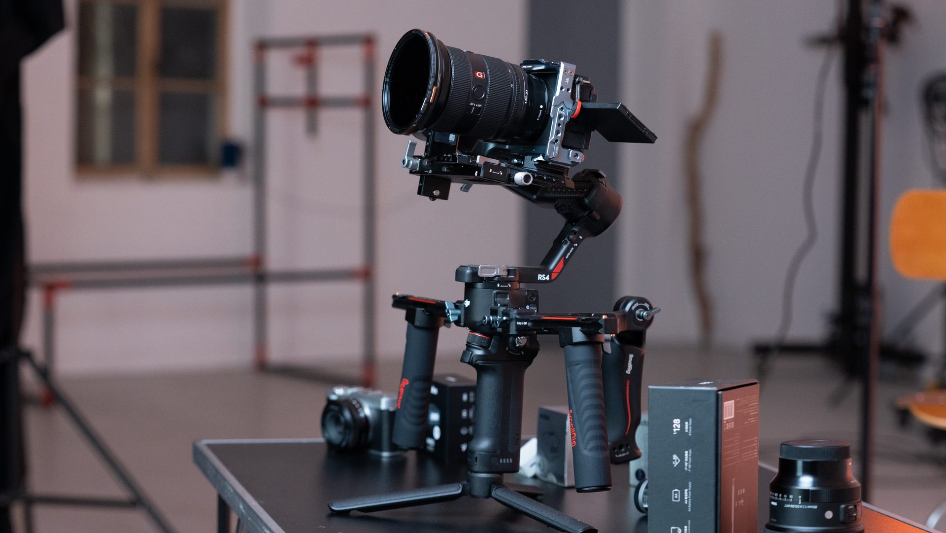Videography Saarland: film camera on a gimbal in the studio