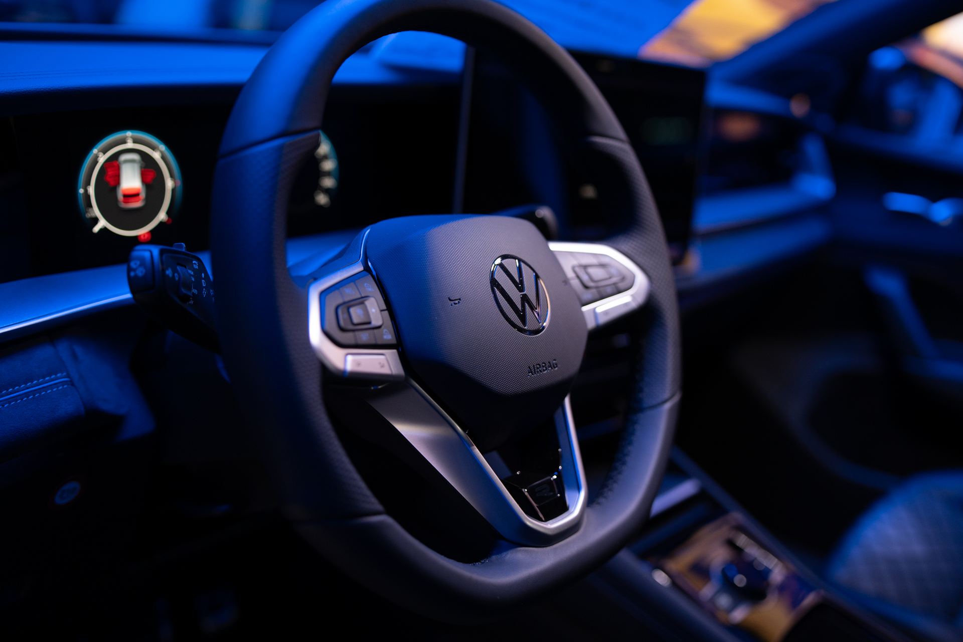Advertising photography Saarland: VW cockpit with steering wheel and illuminated display